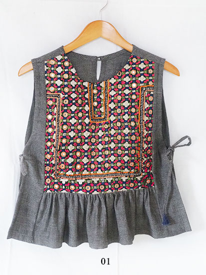 カッチ刺繡のギャザージレ