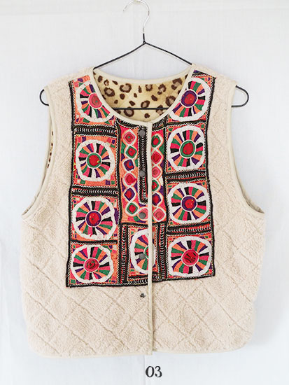 カッチ刺繡ボアベスト